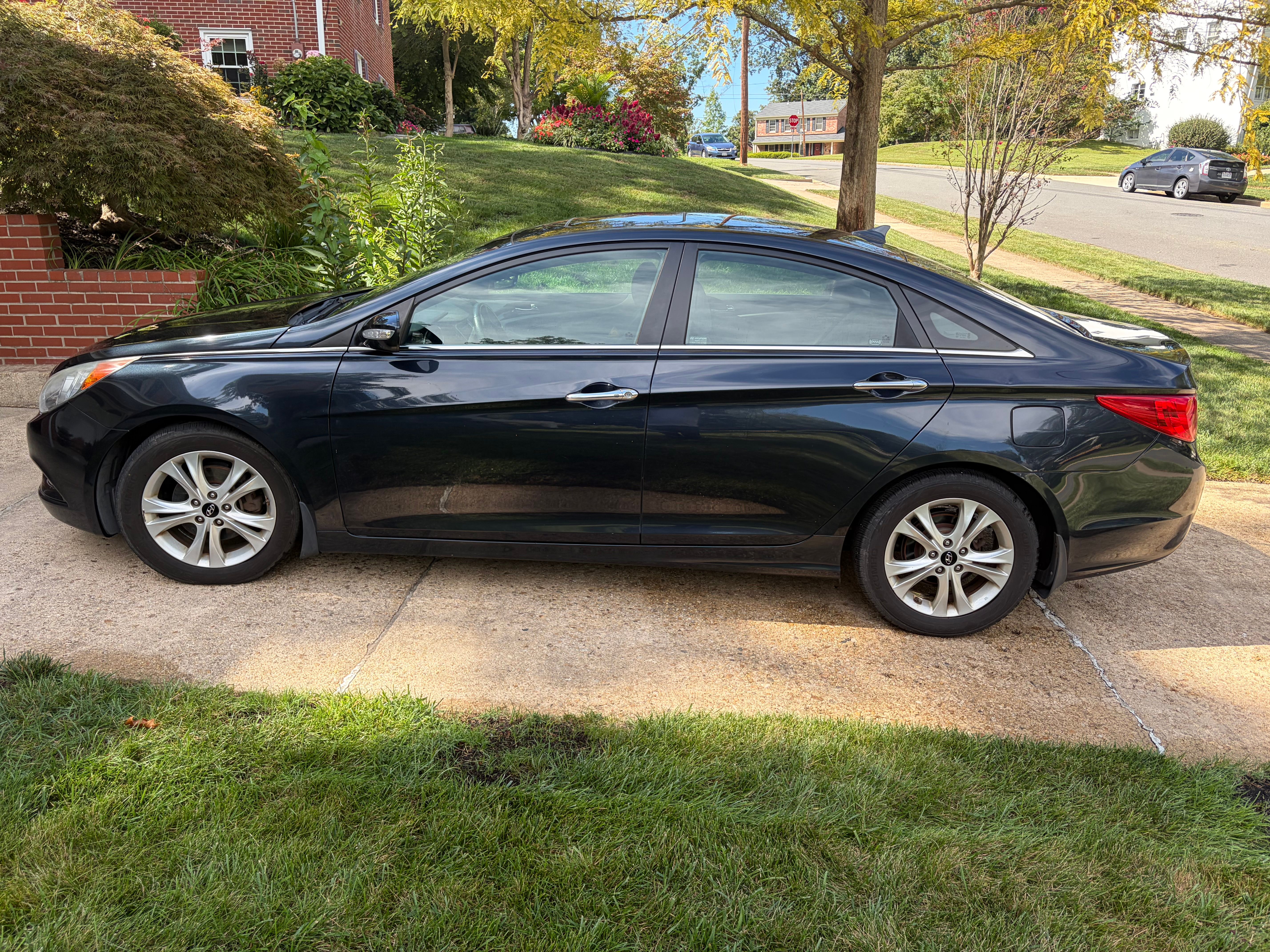 Used 2011 Hyundai Sonata Limited w/ Navigation Pkg 5 FWD image 4