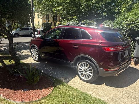 Used 2016 Lincoln MKC Reserve w/ Lincoln MKC Climate Package FWD image 2