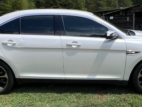 Used 2015 Ford Taurus Limited w/ Equipment Group 301A FWD image 5