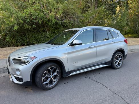 Used 2016 BMW X1 xDrive28i AWD/4WD image 1