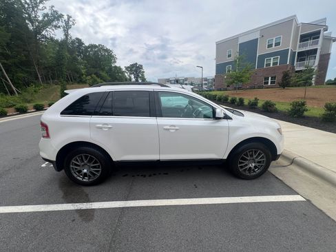 Used 2010 Ford Edge Limited FWD image 2