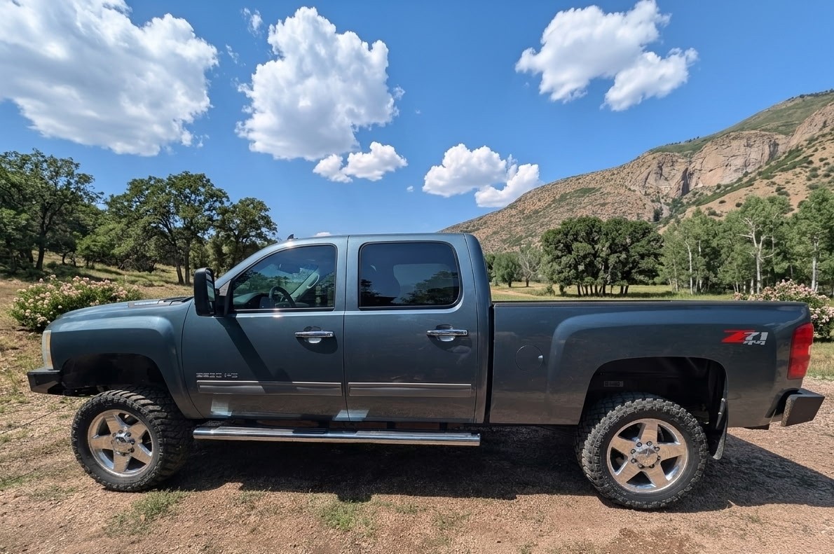 Used 2013 Chevrolet Silverado 2500 LTZ w/ LTZ Plus Package AWD/4WD image 1