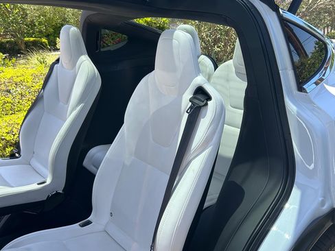 Used 2019 Tesla Model X 100D AWD/4WD image 11