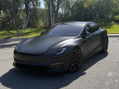 Used 2023 Tesla Model S Standard Range image 1