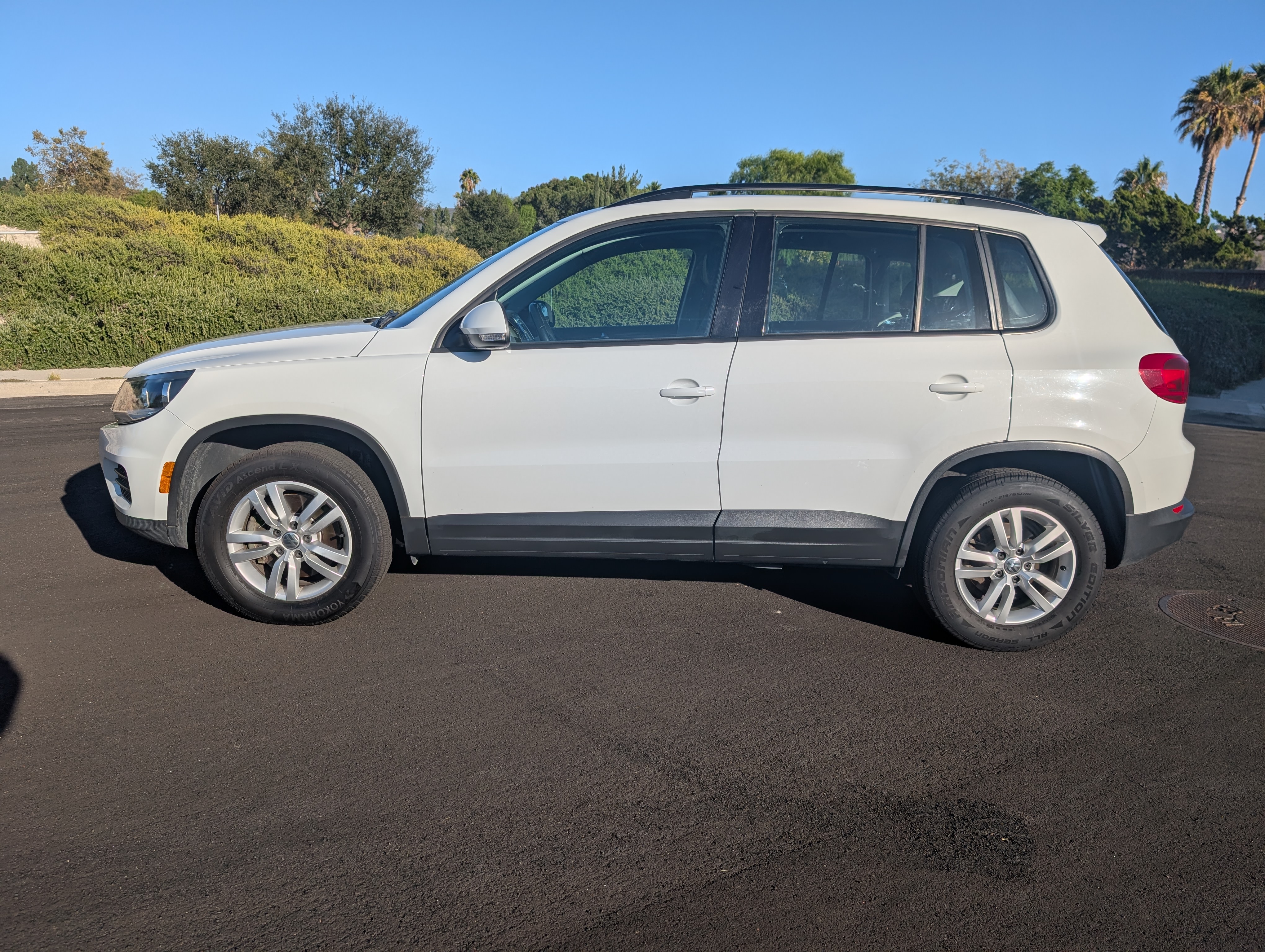 Used 2017 Volkswagen Tiguan S FWD image 6