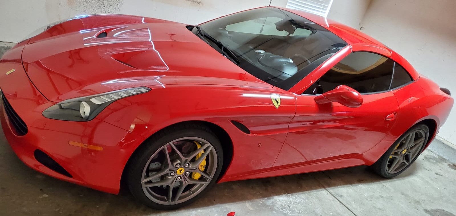 Used 2016 Ferrari California T RWD image 2