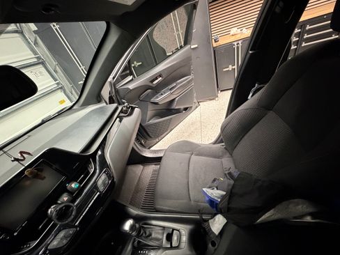 Used 2018 Toyota C-HR XLE image 15