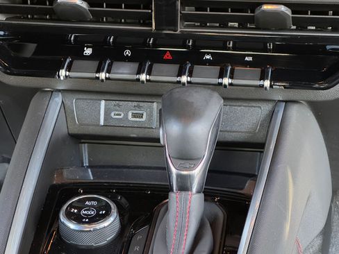 Used 2025 Chevrolet Colorado Z71 w/ Technology Package image 15