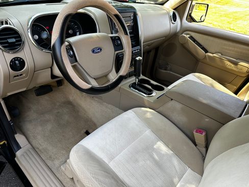 Used 2008 Ford Explorer XLT image 16