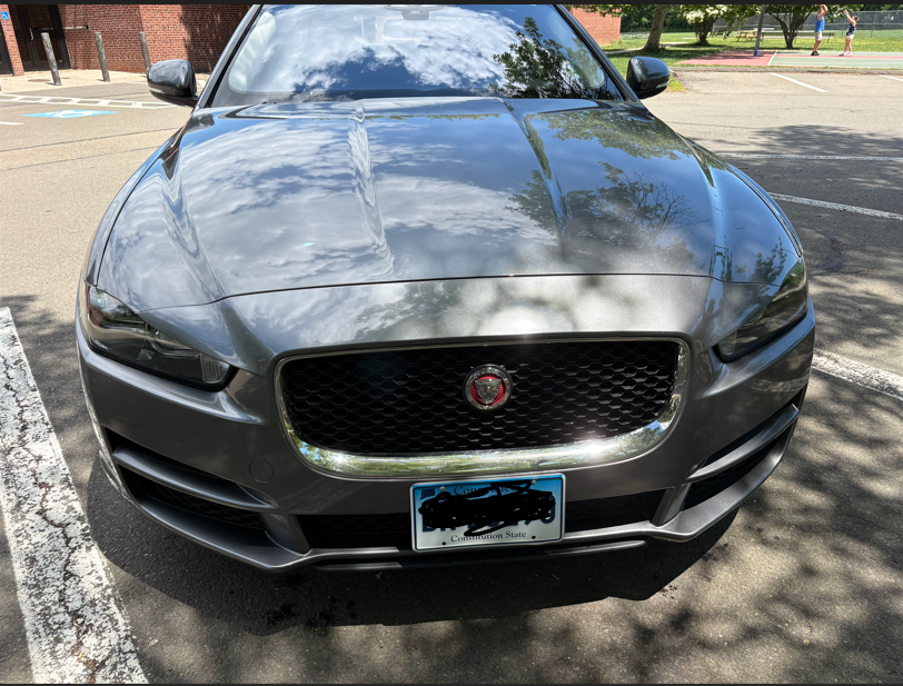 Used 2018 Jaguar XE Premium RWD image 8