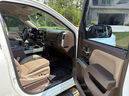 Used 2016 Chevrolet Silverado 1500 LTZ Z71 w/ LTZ Plus Package AWD/4WD image 13