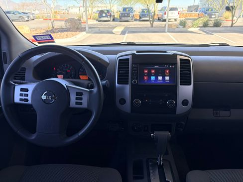 Used 2019 Nissan Frontier SV image 8