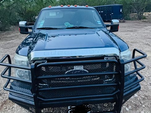 Used 2011 Ford F250 XLT w/ Chrome Pkg AWD/4WD image 8