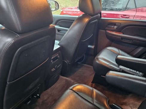 Used 2011 Chevrolet Tahoe LTZ image 4