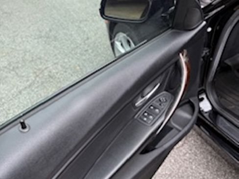 Used 2015 BMW 320i Sedan image 6