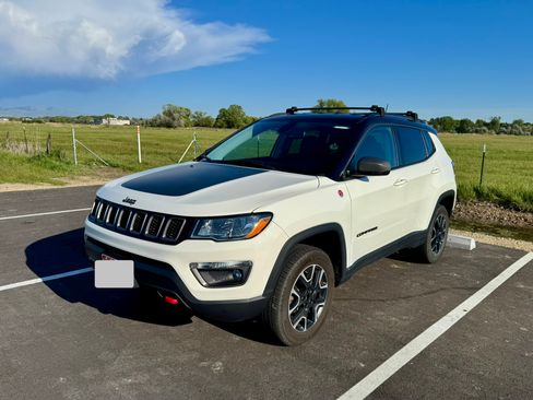 Used 2019 Jeep Compass Trailhawk AWD/4WD image 9