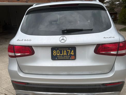 Used 2017 Mercedes-Benz GLC 300 4MATIC image 6