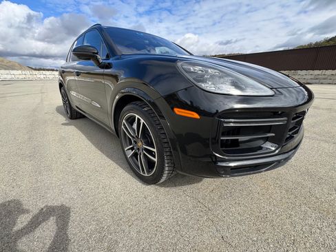 Used 2023 Porsche Cayenne Turbo image 22