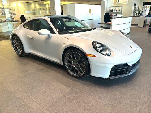Used 2025 Porsche 911 Carrera RWD image 2