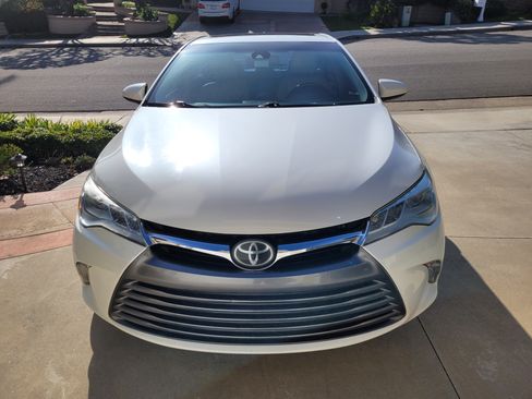 Used 2015 Toyota Camry XLE image 2