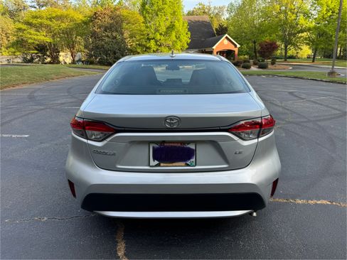 Used 2020 Toyota Corolla LE image 4