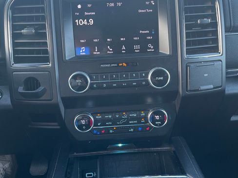 Used 2019 Ford Expedition Max Limited RWD image 16