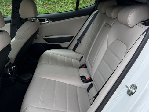Used 2019 Kia Stinger GT2 AWD/4WD image 25