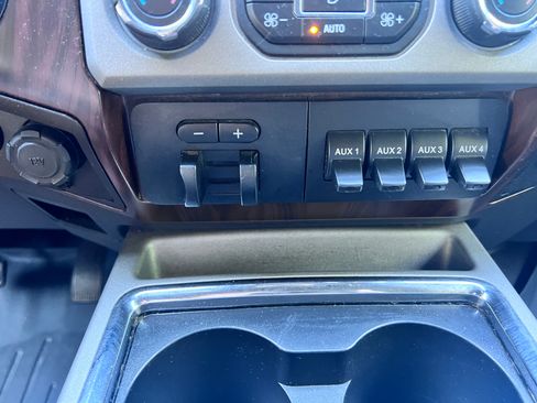 Used 2016 Ford F350 Lariat w/ Lariat Interior Package image 10