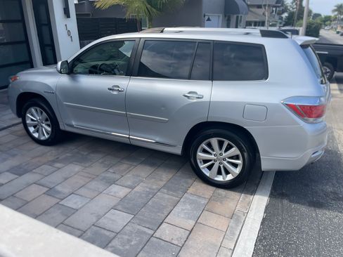 Used 2012 Toyota Highlander Limited AWD/4WD image 4