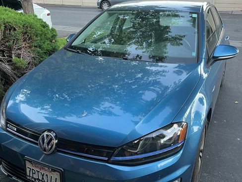 Used 2016 Volkswagen e-Golf SEL Premium FWD image 5