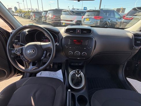 Used 2015 Kia Soul FWD image 6