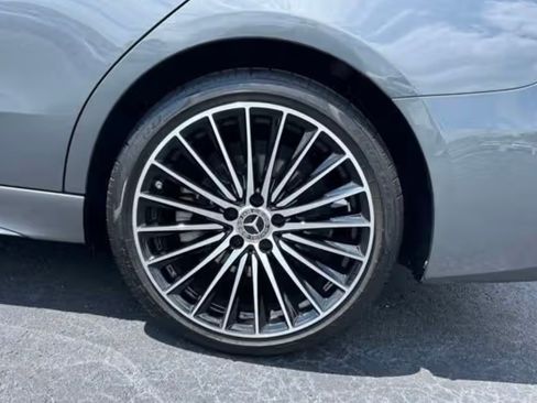 Used 2024 Mercedes-Benz C 300 Sedan image 4
