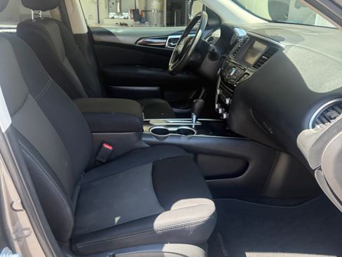 Used 2017 Nissan Pathfinder SV w/ Cargo Package FWD image 9