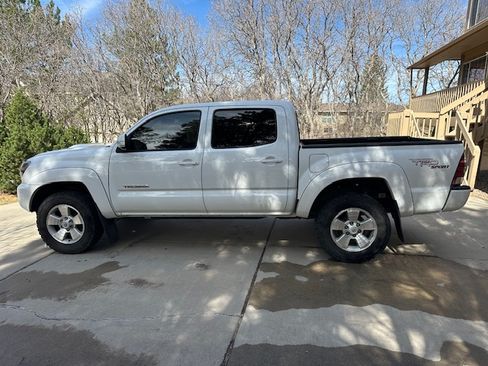 Used 2013 Toyota Tacoma PreRunner w/ TRD Sport Pkg image 8