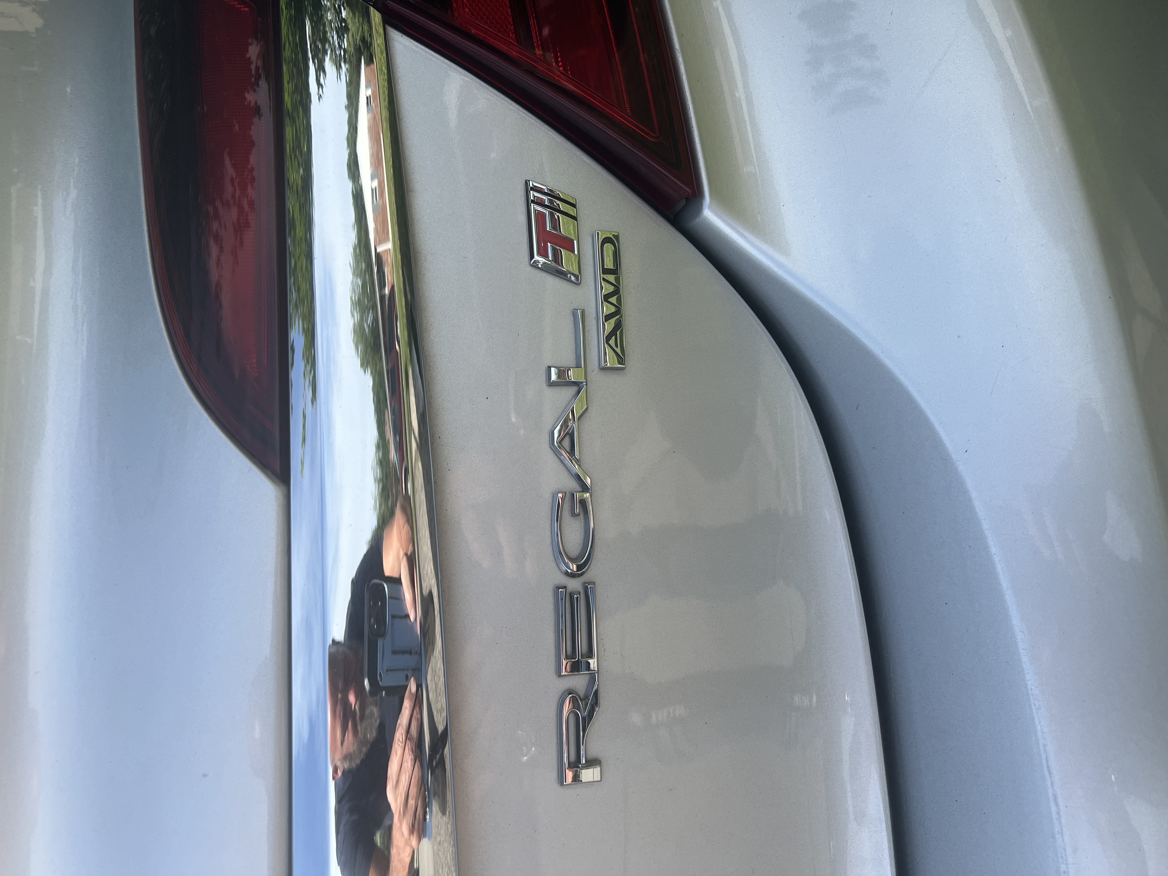 Used 2017 Buick Regal AWD image 12