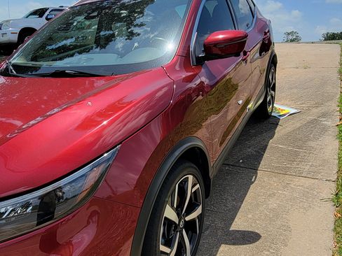 Used 2020 Nissan Rogue Sport SL w/ Premium Package FWD image 4