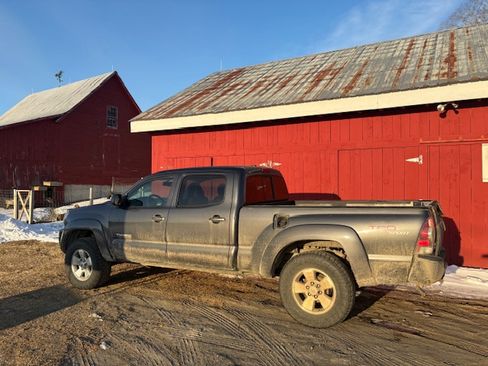 Used 2010 Toyota Tacoma 4x4 Double Cab V6 image 2