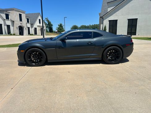 Used 2015 Chevrolet Camaro ZL1 RWD image 6