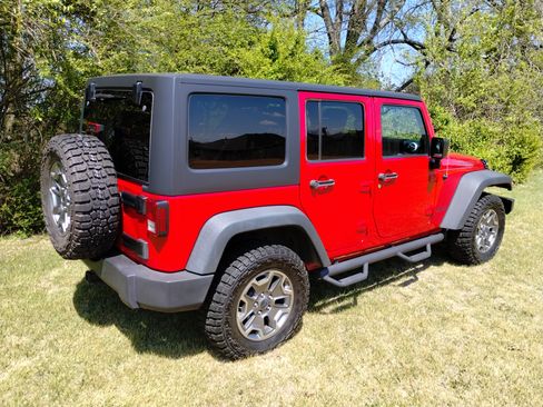 Used 2014 Jeep Wrangler Unlimited Rubicon w/ Connectivity Group image 9