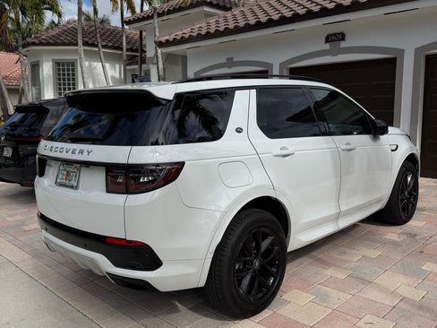 Used 2025 Land Rover Discovery Sport S image 8