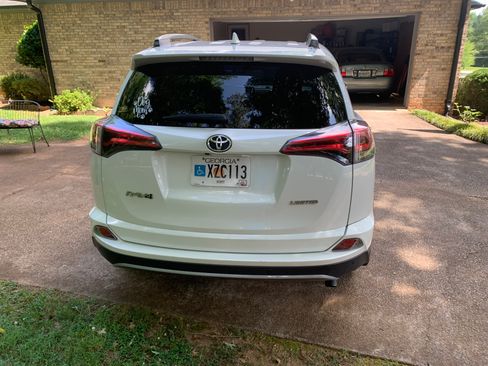 Used 2018 Toyota RAV4 Limited w/ Advanced Technology Package FWD image 17