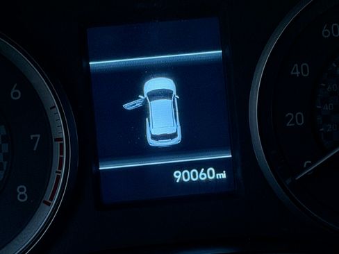 Used 2019 Hyundai Veloster 2.0 image 9