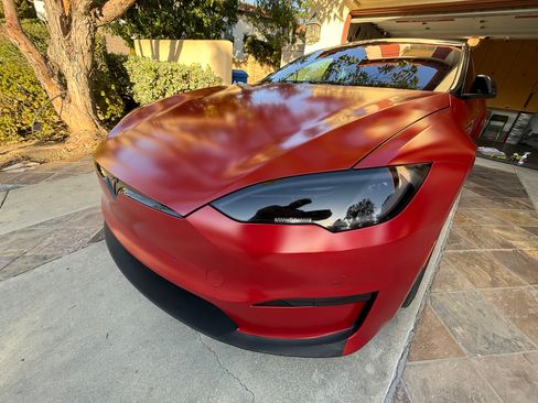 Used 2022 Tesla Model S Plaid image 10