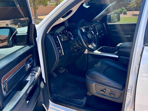 Used 2016 RAM 1500 Laramie RWD image 8