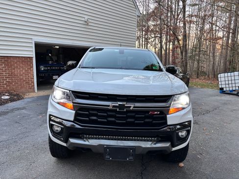 Used 2022 Chevrolet Colorado Z71 image 2