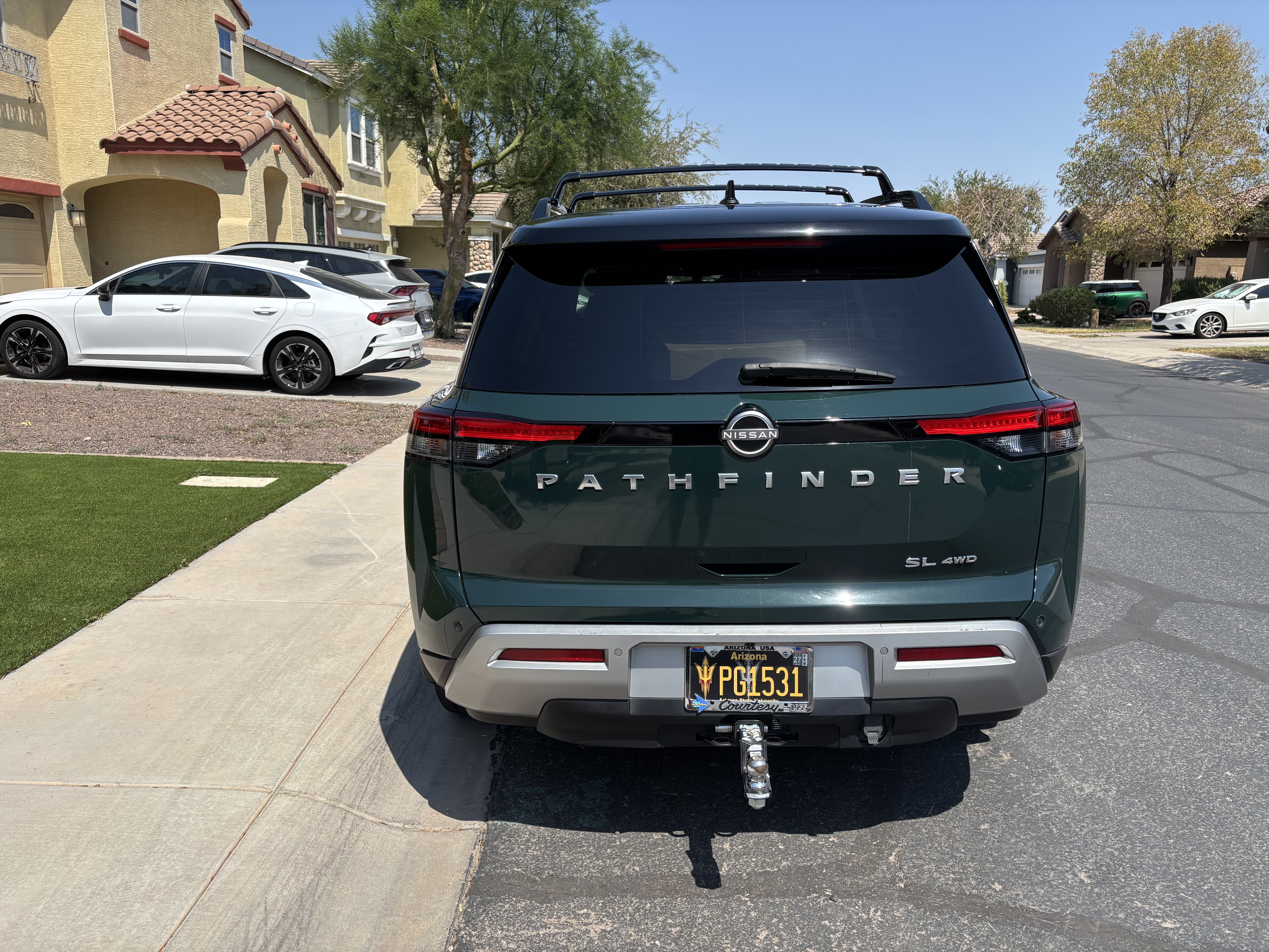 Used 2022 Nissan Pathfinder SL w/ SL Premium Package AWD/4WD image 2