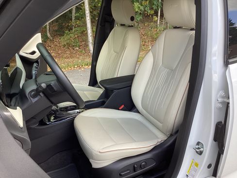 Used 2024 Buick Encore GX Avenir w/ Avenir Convenience Package image 23