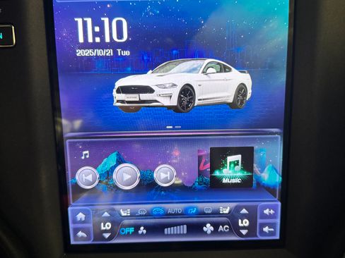 Used 2018 Ford Mustang Premium image 12