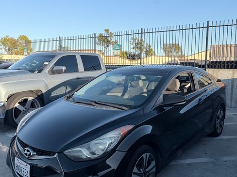 Used 2013 Hyundai Elantra SE image 2