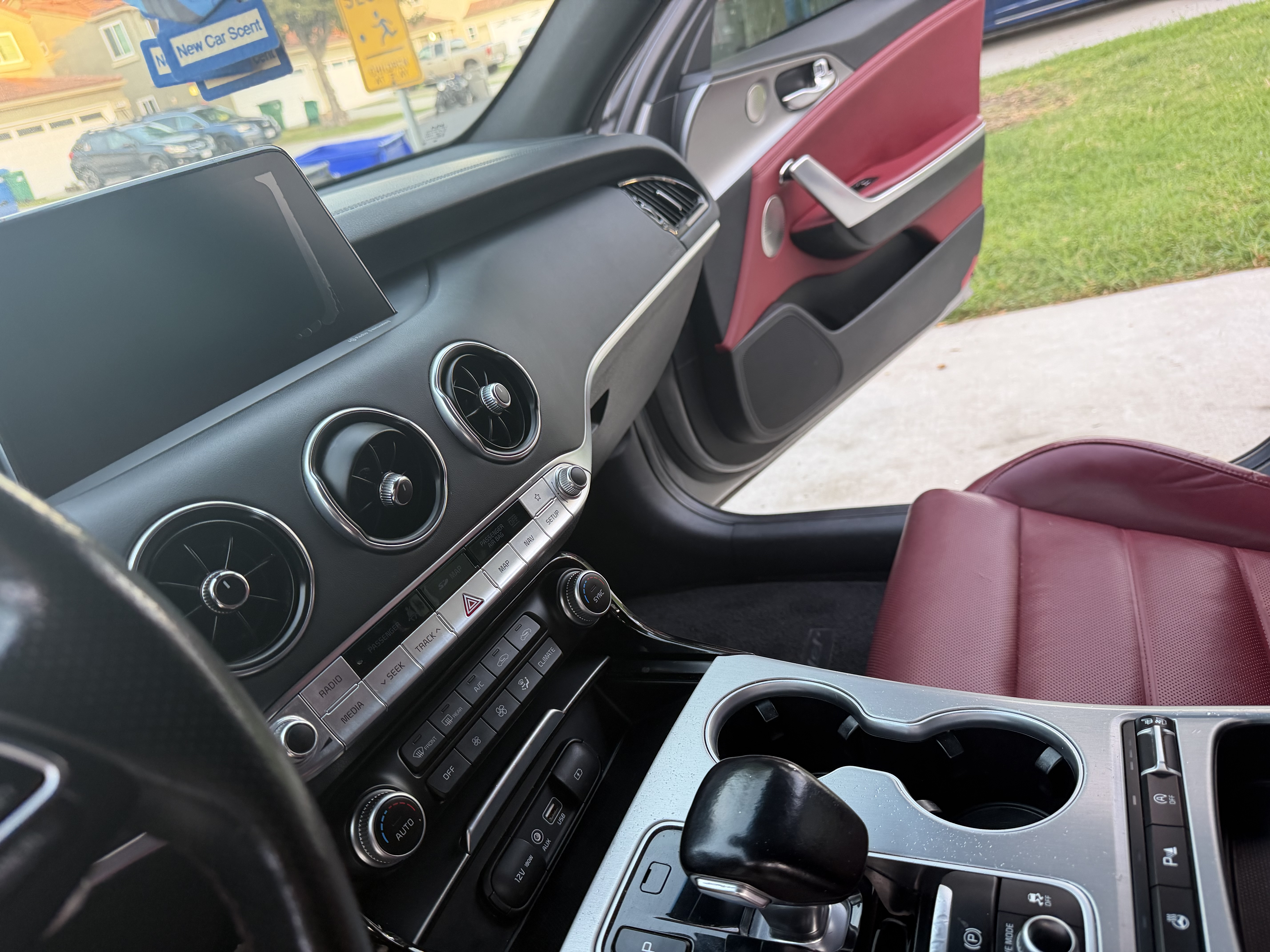 Used 2018 Kia Stinger GT2 AWD/4WD image 22
